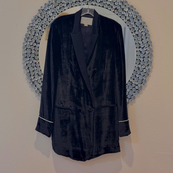 Grey Velvet Ladies Smoking Jacket/Dress - Picture 2 of 12